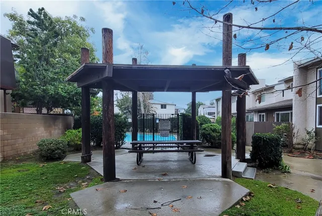 $749,999 | 809 East Acacia Avenue, Unit H, Glendale, CA 91205