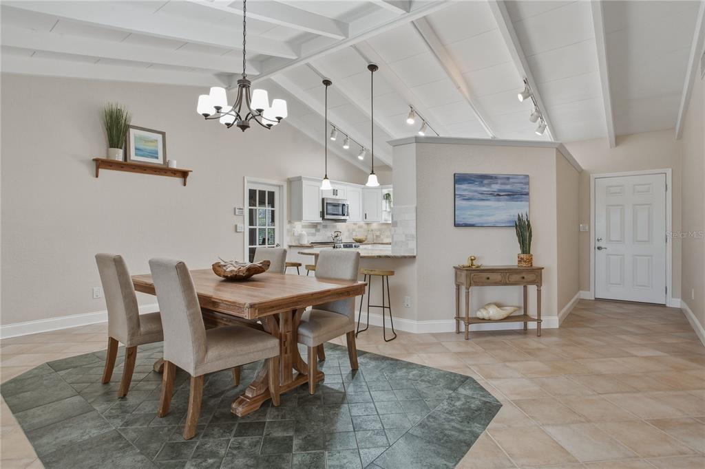 324 173rd Avenue North Redington Beach, FL 33708 - Photo 7 of 73
