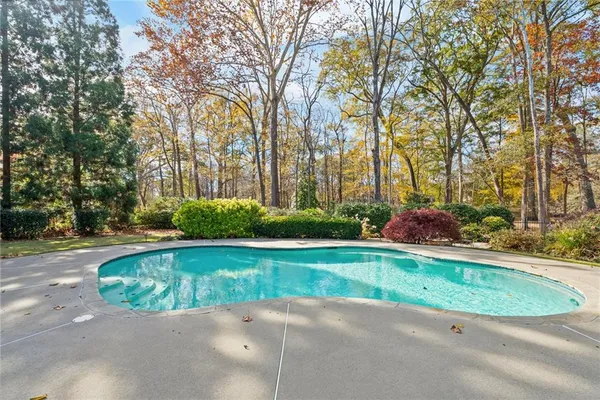 a view of walk in closet