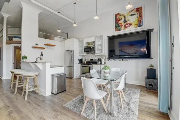 $5,000 | 185 Northeast 4th Avenue, Unit 210, Delray Beach, FL 33483