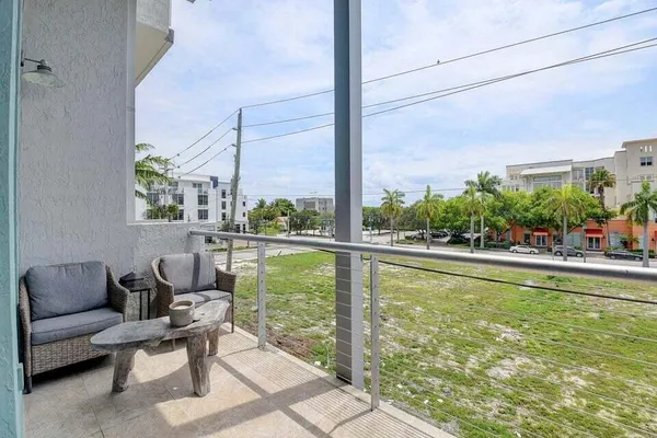 $5,000 | 185 Northeast 4th Avenue, Unit 210, Delray Beach, FL 33483