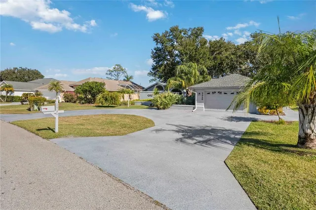 $405,000 | 2926 Meadowood Lane, Sebring, FL 33875