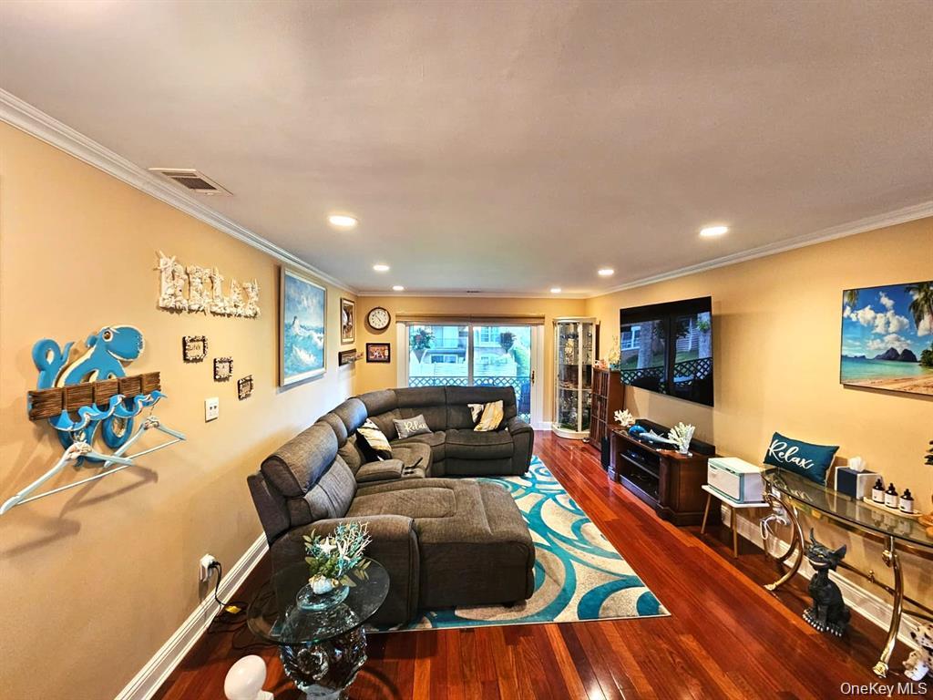 655 Middle Country Road, Unit 2H2 Coram, NY 11727 - Photo 4 of 37