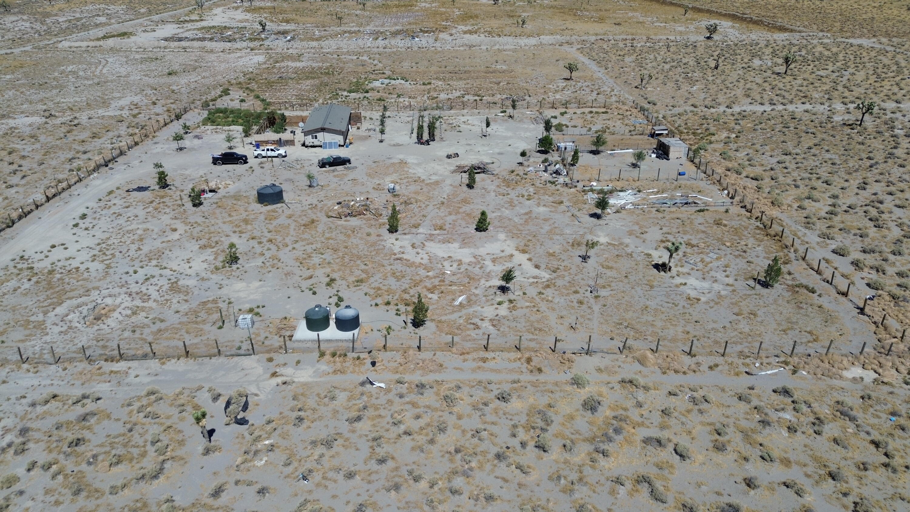 20025 Chamisal Street Adelanto, CA 92301 - Photo 18 of 46 a bathroom with a bathtub