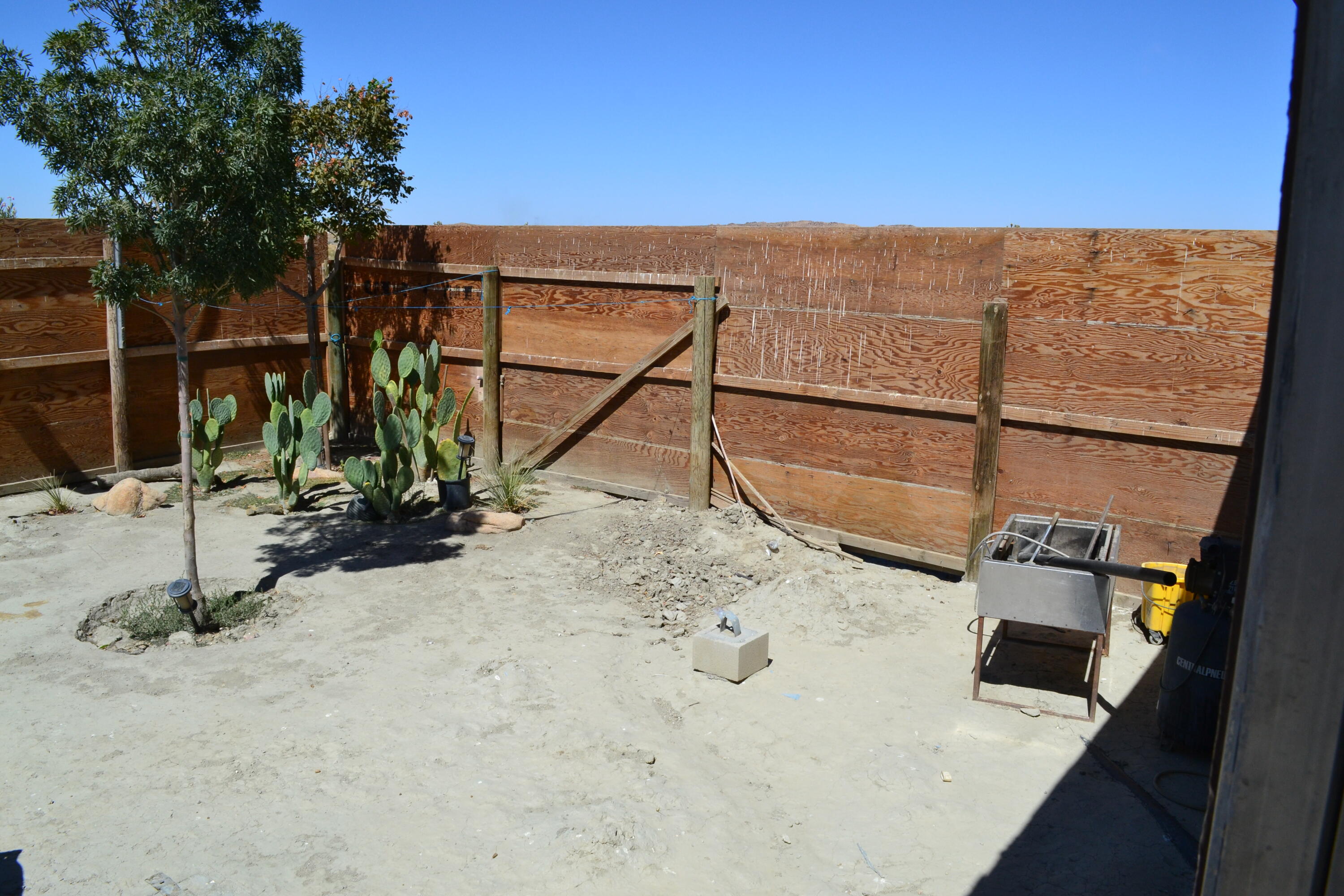 20025 Chamisal Street Adelanto, CA 92301 - Photo 3 of 46 182628ED-B32A-4328-8A45-1D63C5ED9EC1