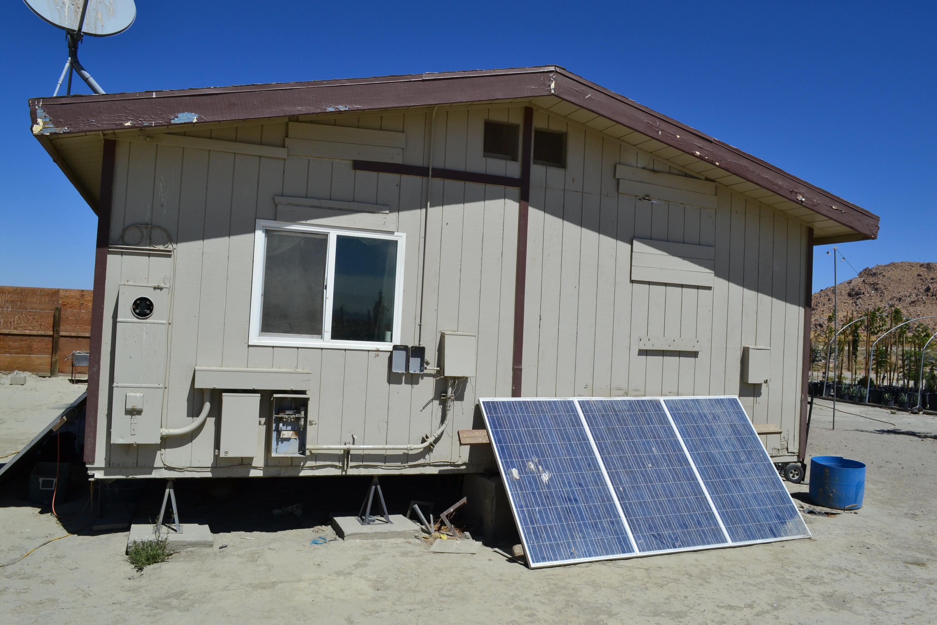 20025 Chamisal Street Adelanto, CA 92301 - Photo 4 of 46 4D125253-BDA1-4001-8F7B-73A3E51C7A37