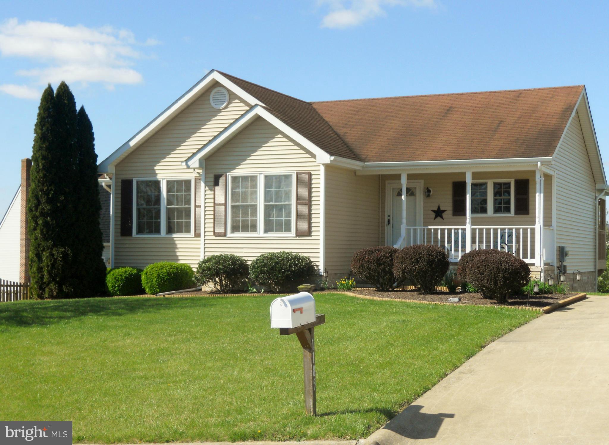 1185 Ripple Court Front Royal, VA 22630 - Photo 3 of 30 Exterior (Front)