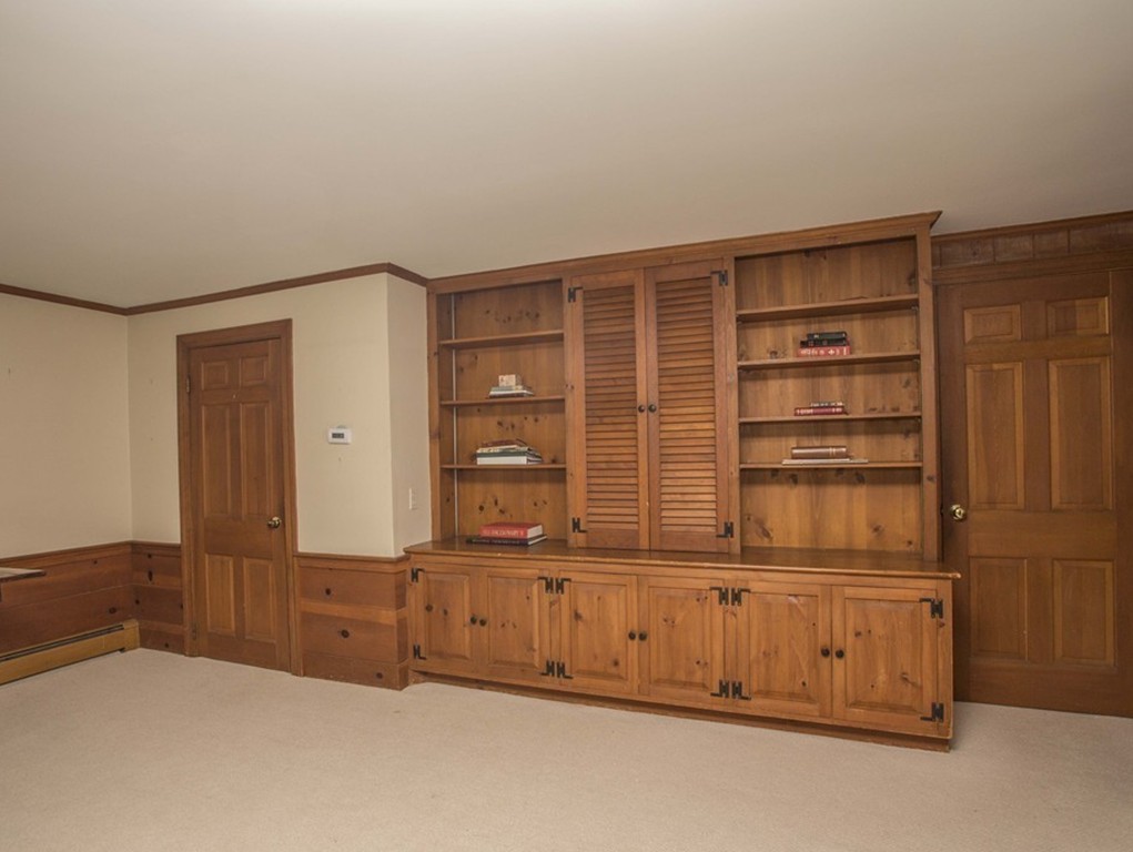 121 Farm Street Dover, MA 02030 - Photo 8 of 22