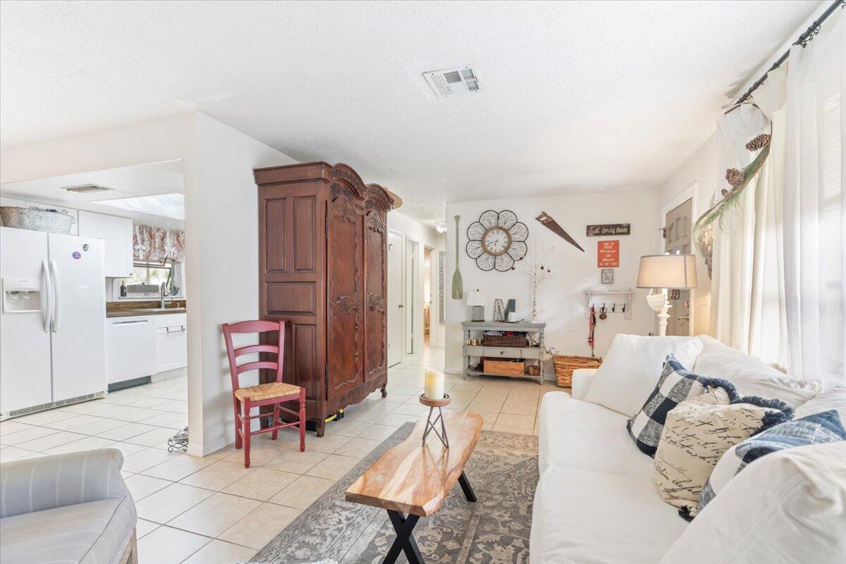 7202 Donlon Road Fort Pierce, FL 34951 - Photo 5 of 33 17-0B2A2019