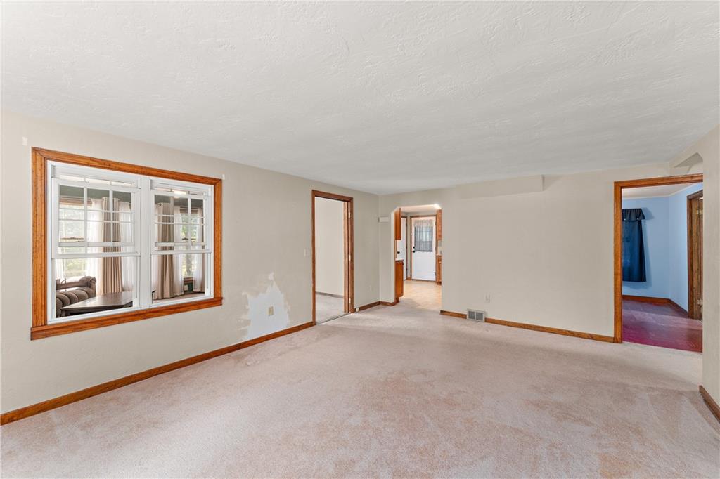 4792 Wexford Run Road Bradford Woods, PA 15015 - Photo 17 of 27 Light and bright