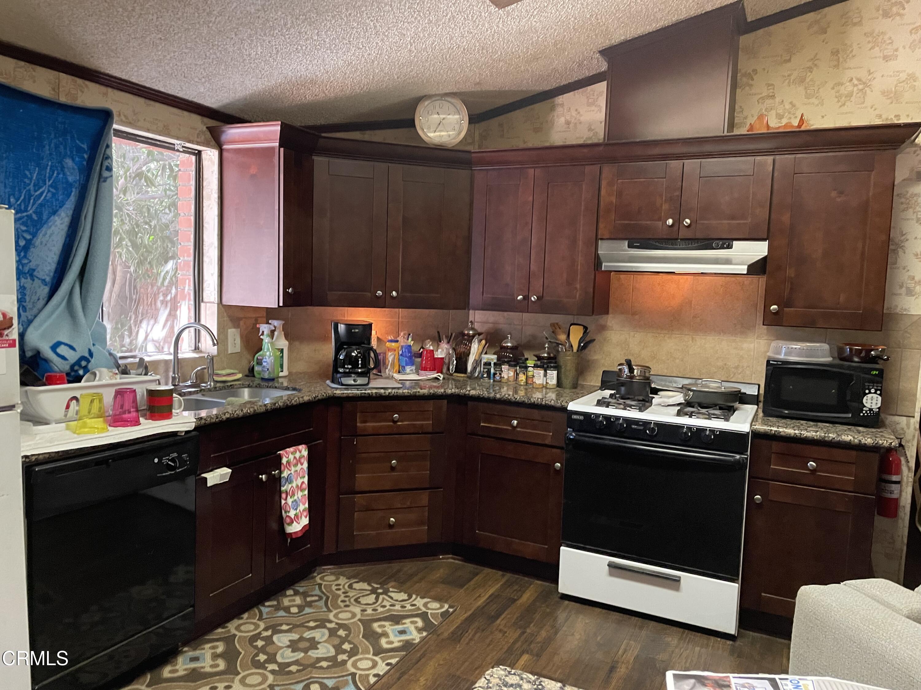 8855 Reche Canyon Road Colton, CA 92324 - Photo 14 of 19 8855 Reche Canyon Rd Kitchen