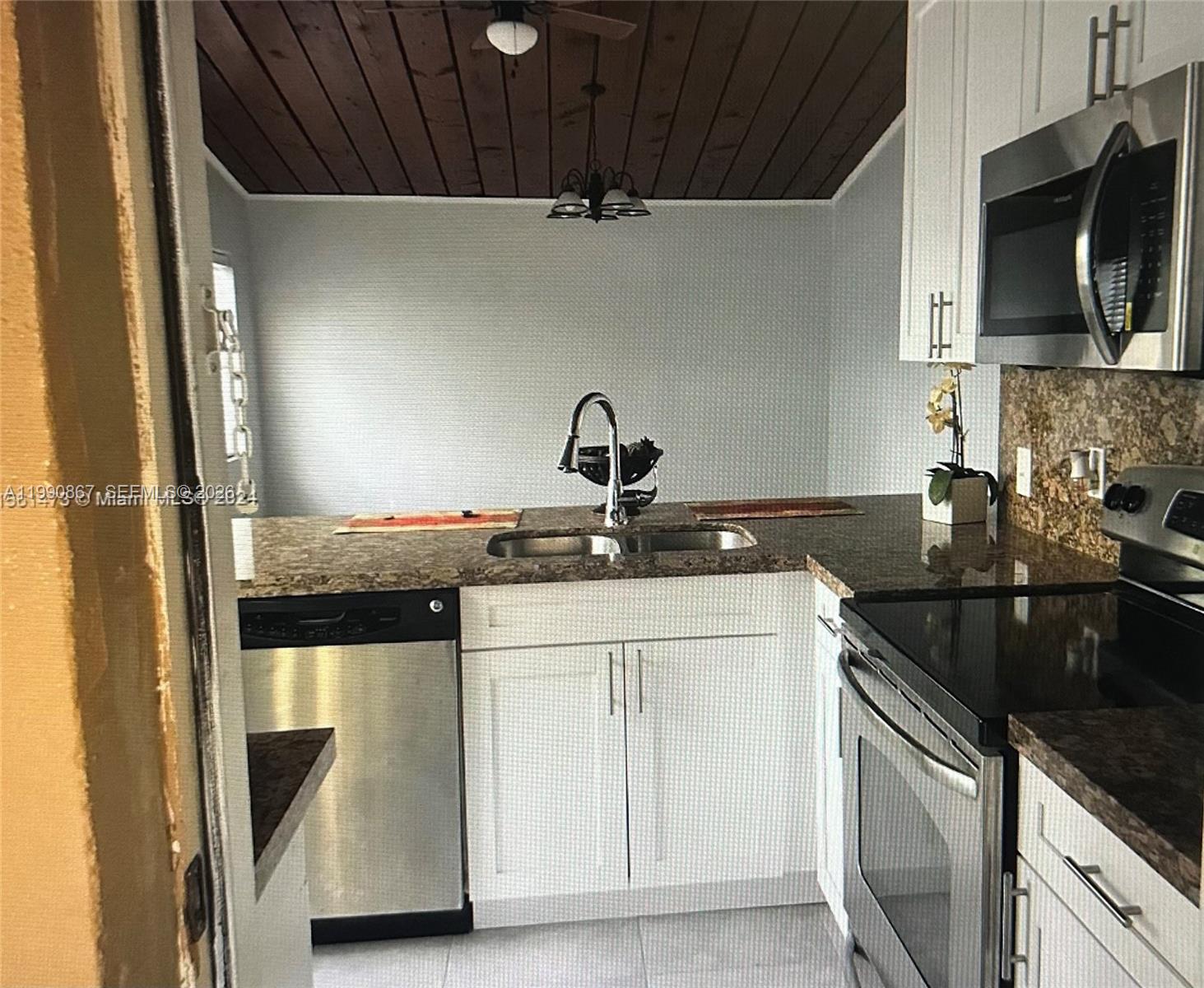 320 Ipswich Street, Unit 320 Boca Raton, FL 33487 - Photo 2 of 9