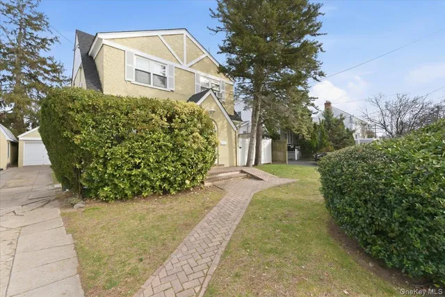 $1,349,000 | 422 Cedarhurst Avenue, Cedarhurst, NY 11516