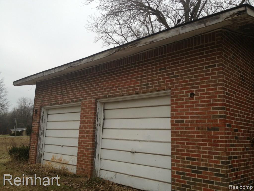 44450 Willow Road Belleville, MI 48111 - Photo 10 of 17 garage 2.jpg