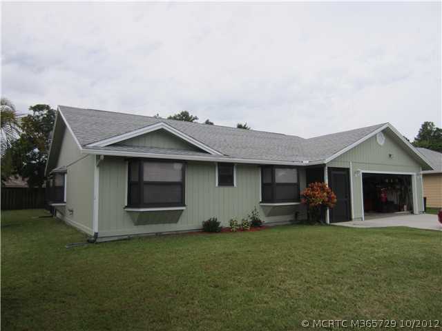 4250 Southeast Boxleaf Place Stuart, FL 34997 - Photo 11 of 13 Exterior Front.