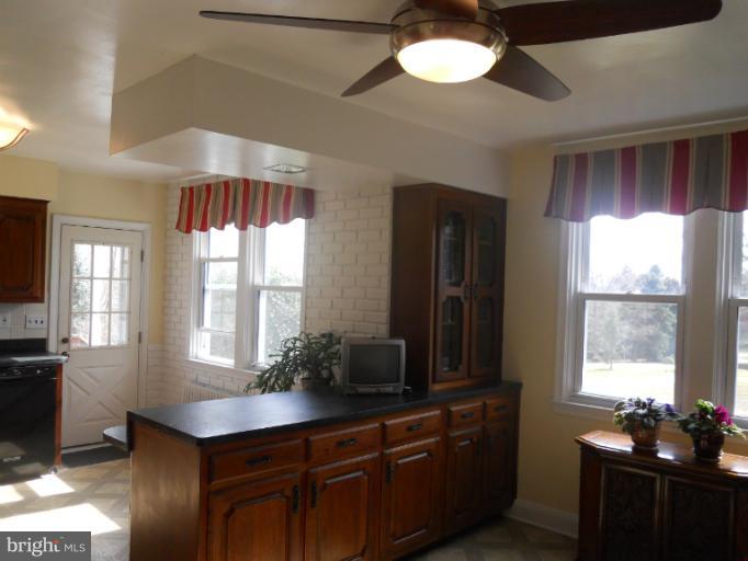 7820 Chapman Road Kingsville, MD 21087 - Photo 11 of 30 Kitchen