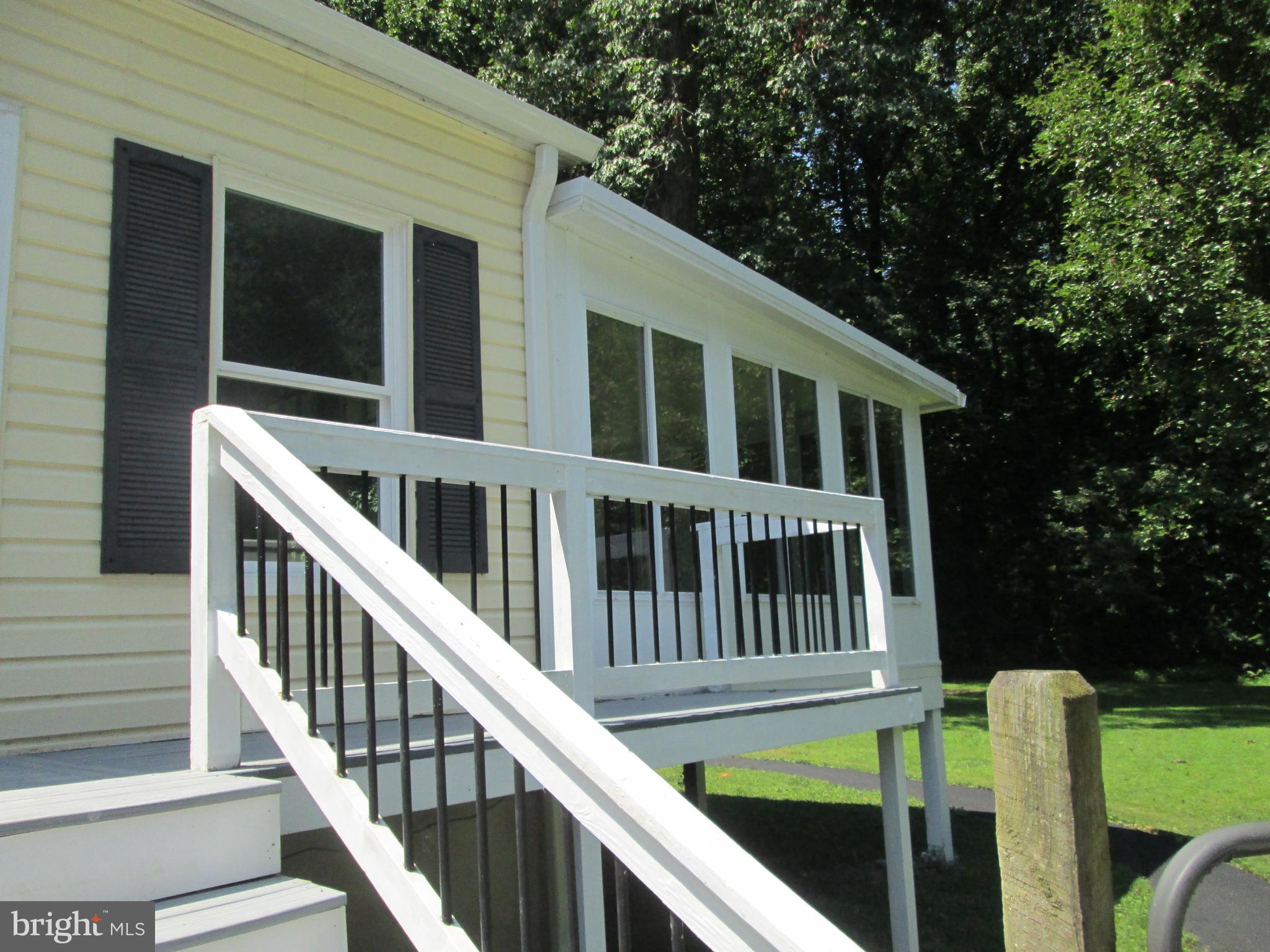3508 New Design Road Frederick, MD 21703 - Photo 5 of 26 Side Door Trex Deck