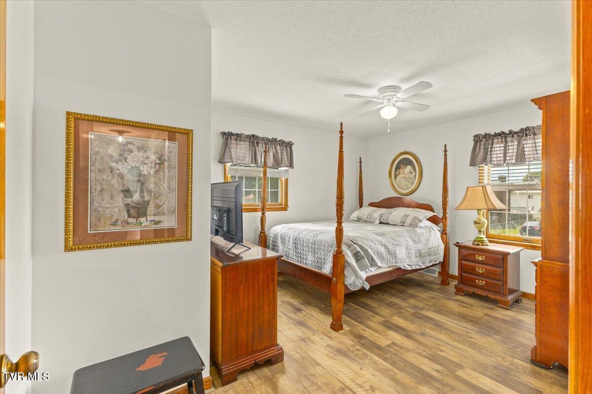 1012 South Gate Drive Elizabethton, TN 37643 - Photo 19 of 58 21-128A0853