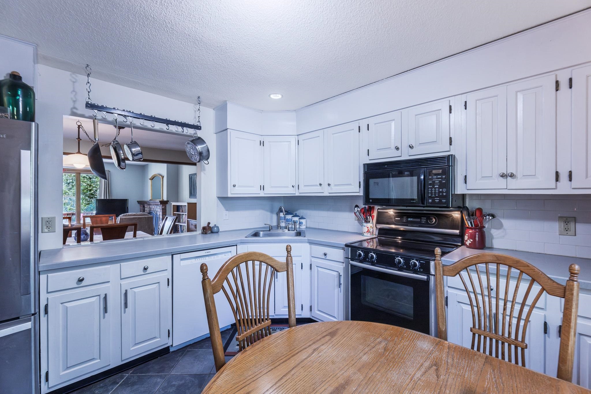 394 Lyman Batcheller Road, Unit 2B Hartford, VT 05059 - Photo 5 of 31