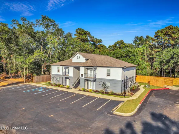 $1,350 | 12088 Lamey Brg Road, Unit VARIOUS, D'Iberville, MS 39540