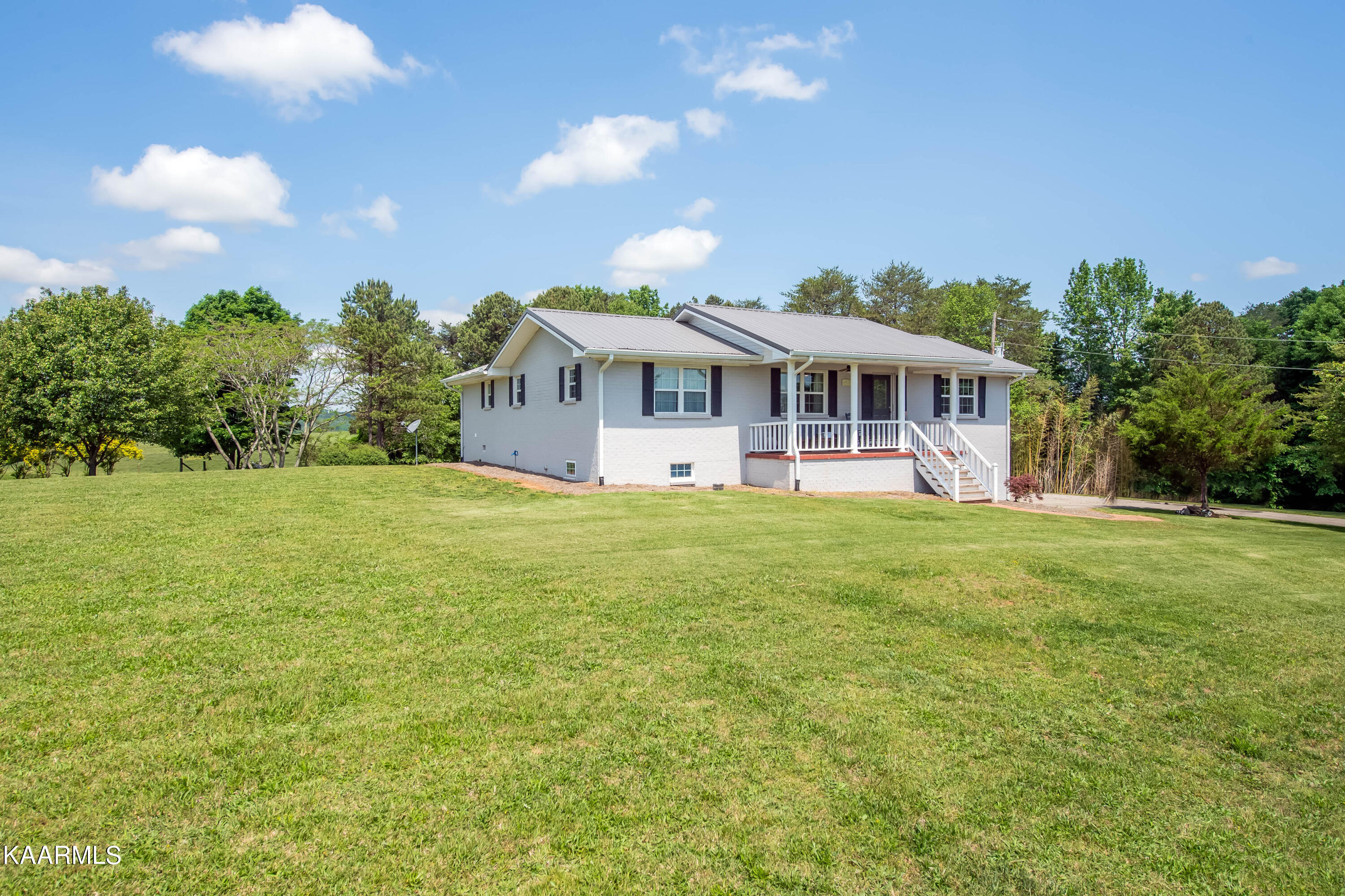 820 Lakeside Road Madisonville, TN 37354 - Photo 4 of 40 DSC_1011-Edit