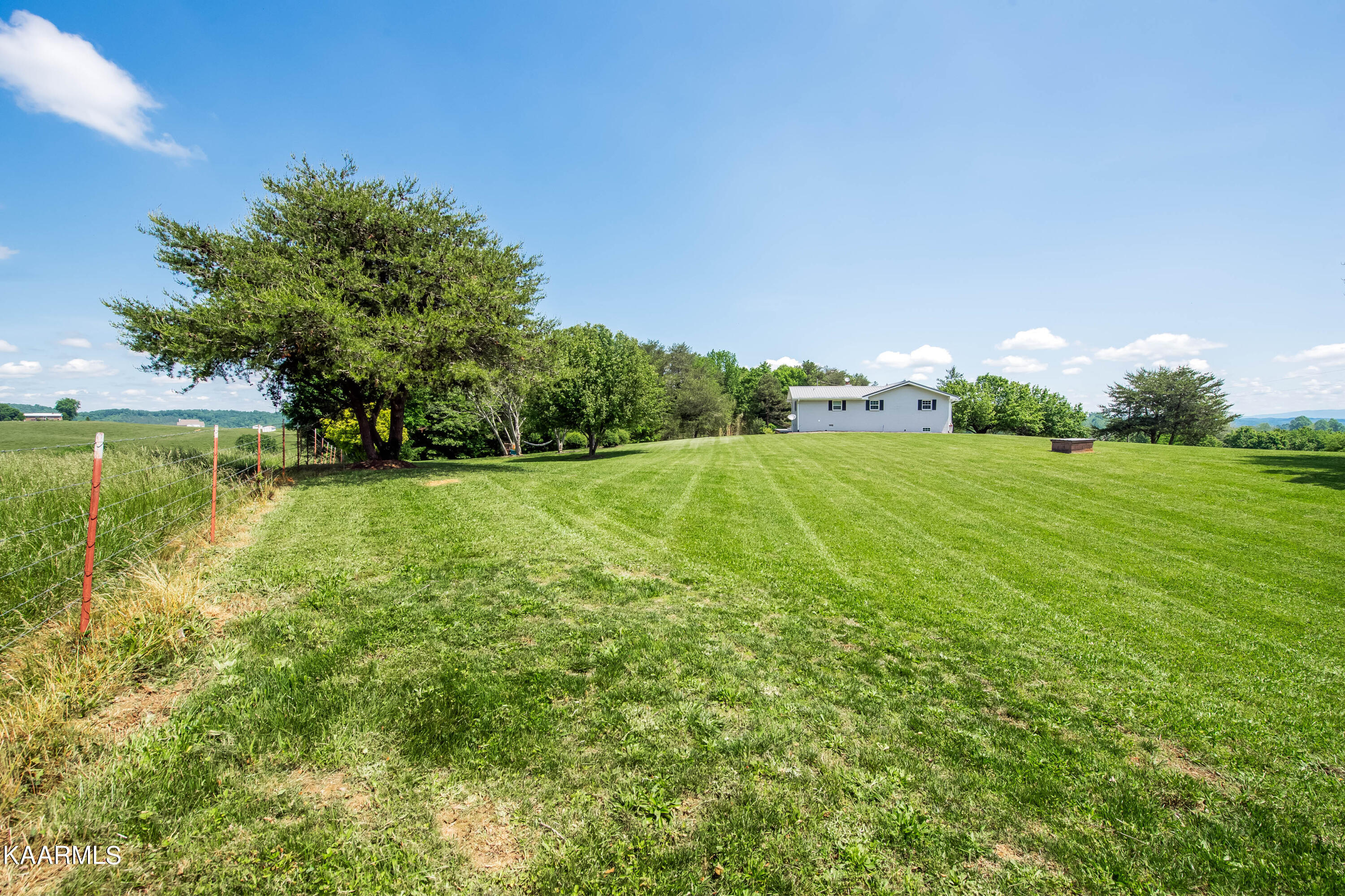820 Lakeside Road Madisonville, TN 37354 - Photo 7 of 40 DSC_1030-Edit