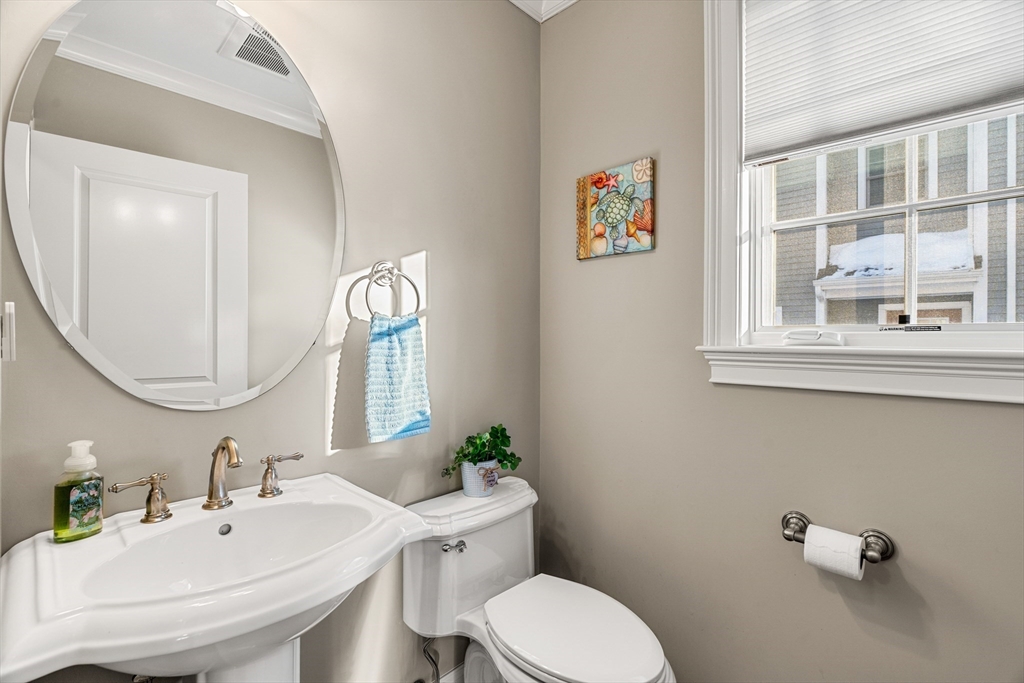 40 Knowles Road Watertown, MA 02472 - Photo 11 of 33