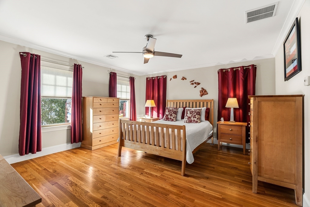 40 Knowles Road Watertown, MA 02472 - Photo 13 of 33