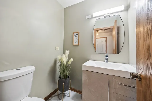 $200,000 | 19424 Cypress Drive, Unit 1C, Country Club Hills, IL 60478