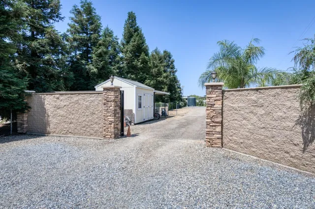 $1,325,000 | 1565 South Indianola Avenue, Sanger, CA 93657