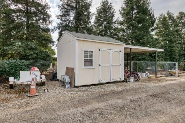 $1,325,000 | 1565 South Indianola Avenue, Sanger, CA 93657