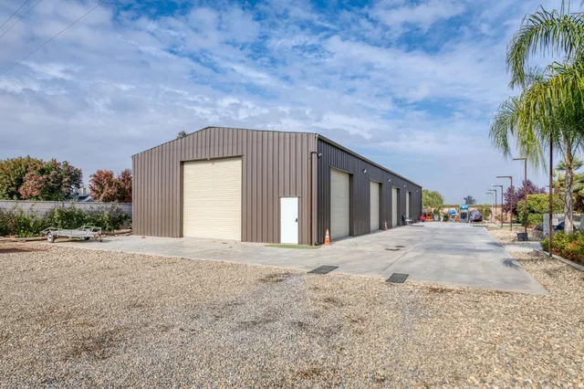 $1,325,000 | 1565 South Indianola Avenue, Sanger, CA 93657