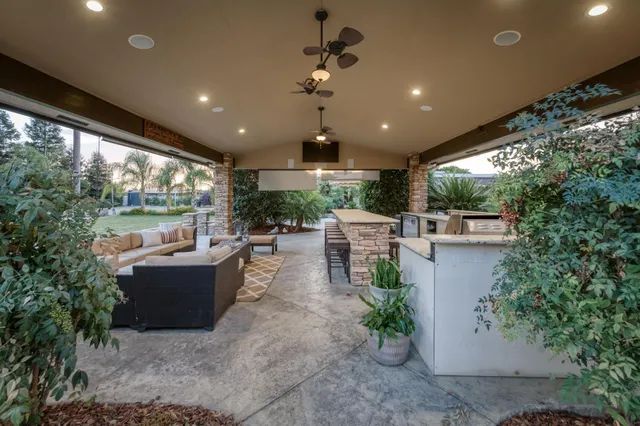 $1,325,000 | 1565 South Indianola Avenue, Sanger, CA 93657