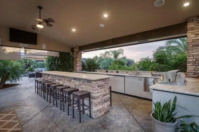 $1,325,000 | 1565 South Indianola Avenue, Sanger, CA 93657