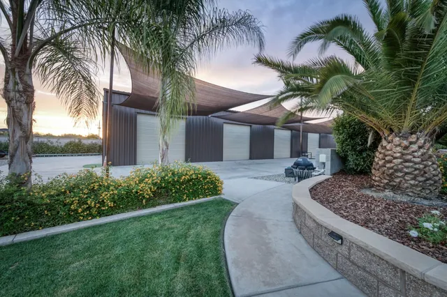 $1,325,000 | 1565 South Indianola Avenue, Sanger, CA 93657
