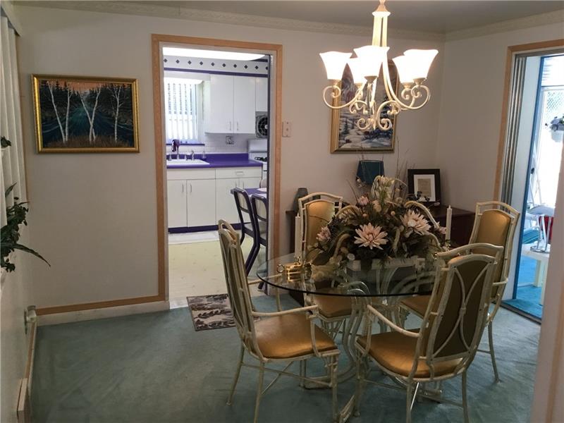 185 Poplar Ridge Road Pittsburgh, PA 15235 - Photo 7 of 15 Dining room