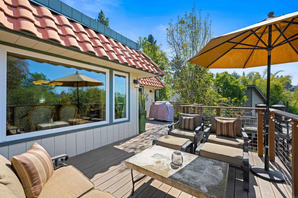 846 Val Sereno Drive Encinitas, CA 92024 - Photo 27 of 43 a view of a patio with furniture