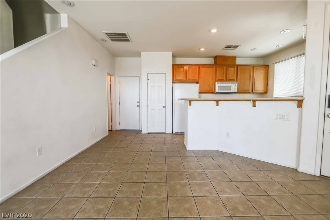 9121 Ripple Ridge Avenue, Unit 103 Las Vegas, NV 89149 - Photo 8 of 20 Gallery Image 8