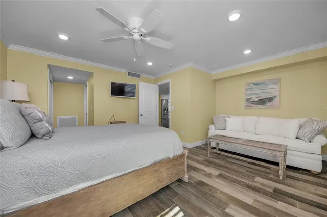 a view of entryway front of house