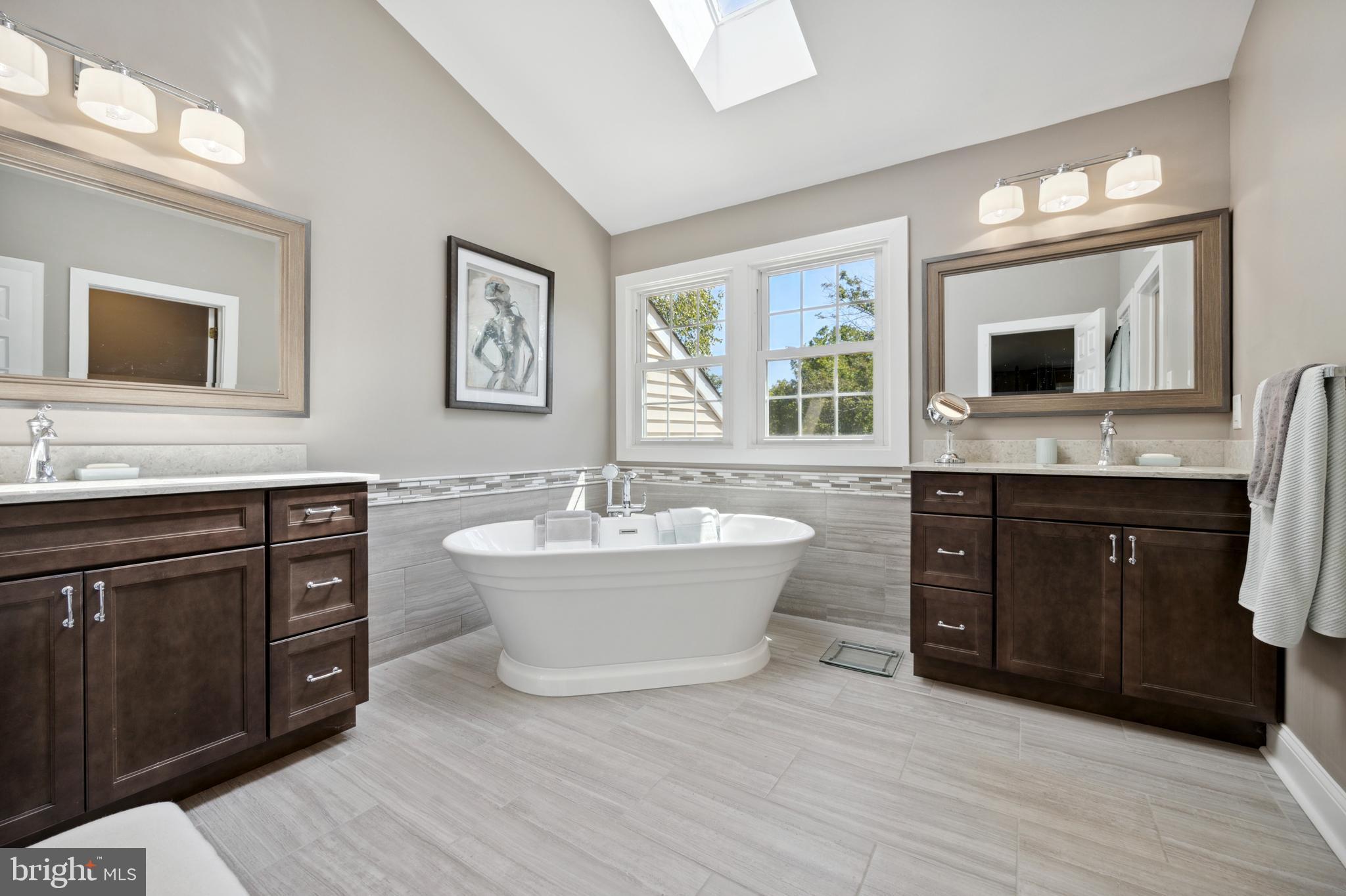 1005 Longfield Road Southampton, PA 18966 - Photo 20 of 44 1st floor full bath