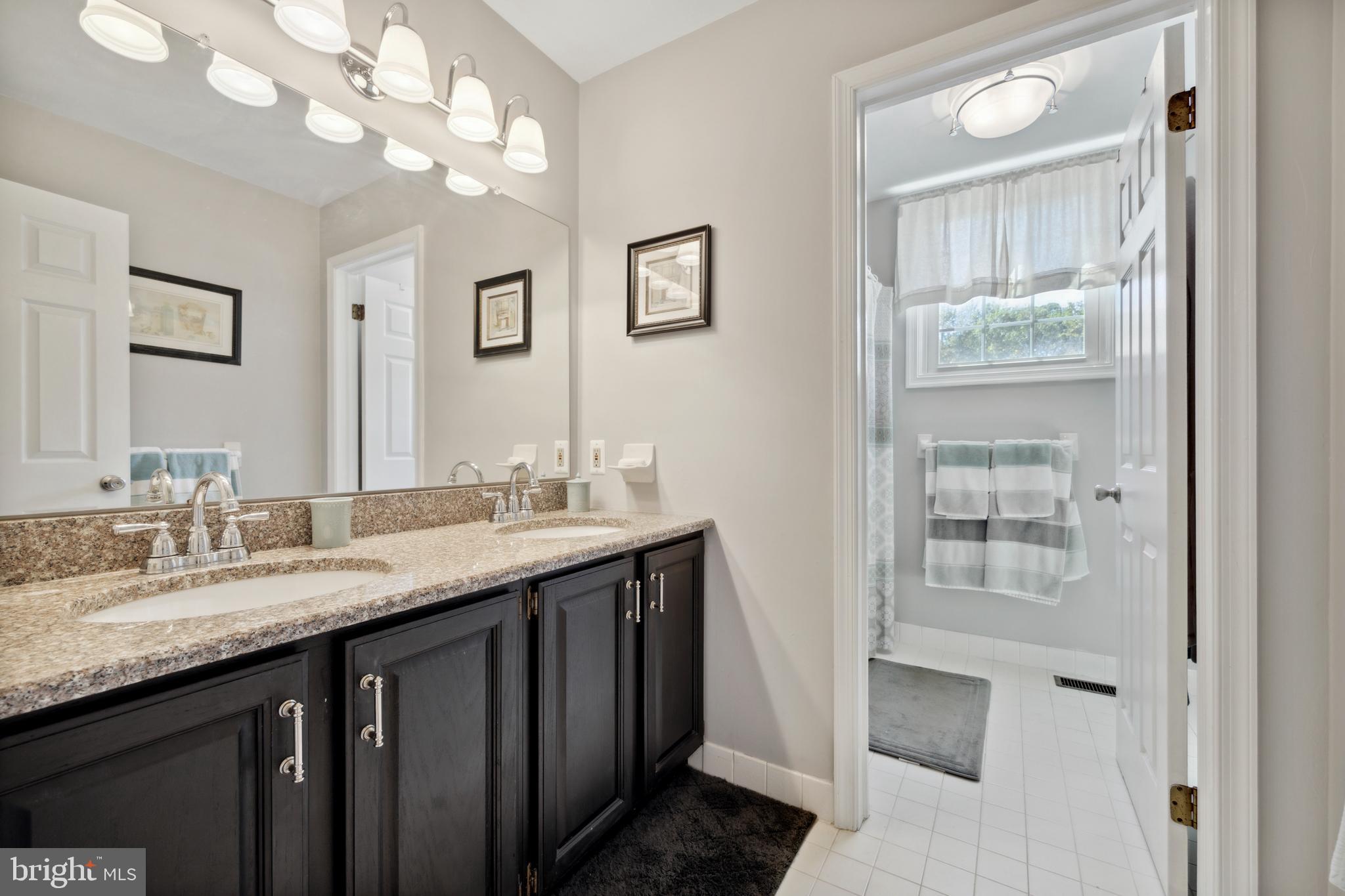 1005 Longfield Road Southampton, PA 18966 - Photo 30 of 44 2nd floor full bath