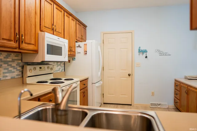 $229,500 | 1422 Canterbury Court, Goshen, IN 46526