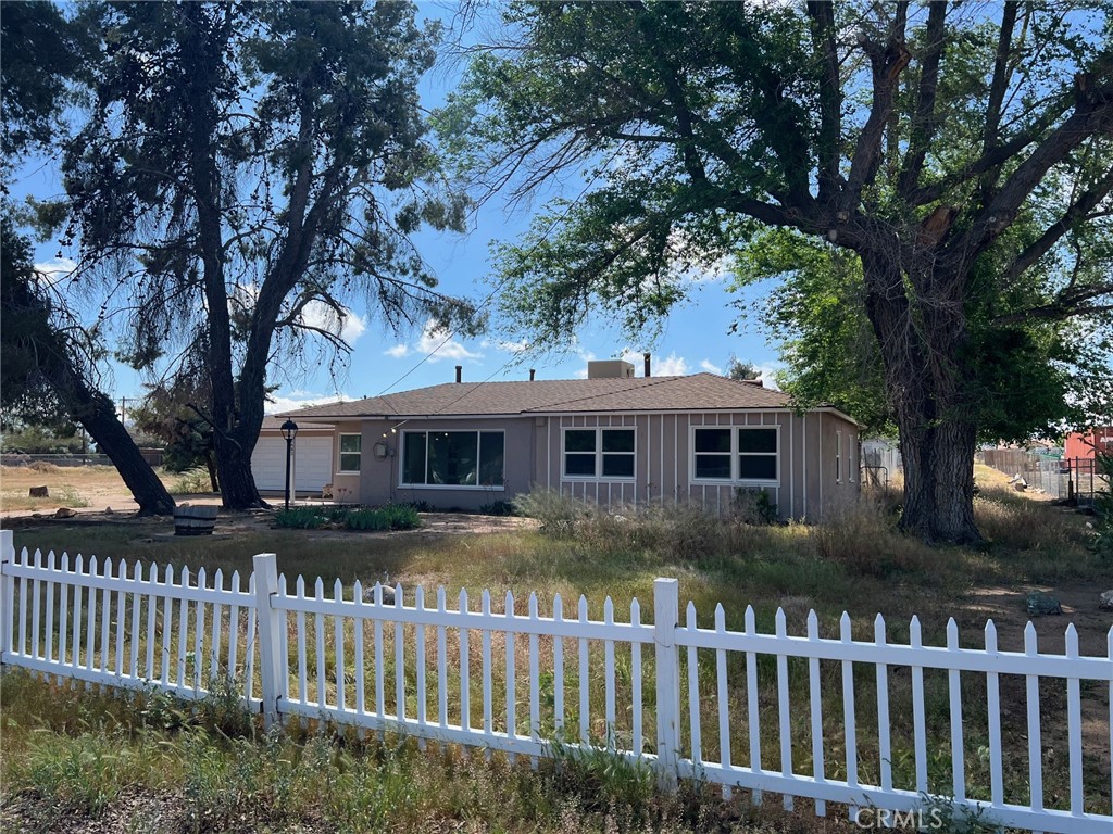 15683 Fir Street Hesperia, CA 92345 - Photo 1 of 63