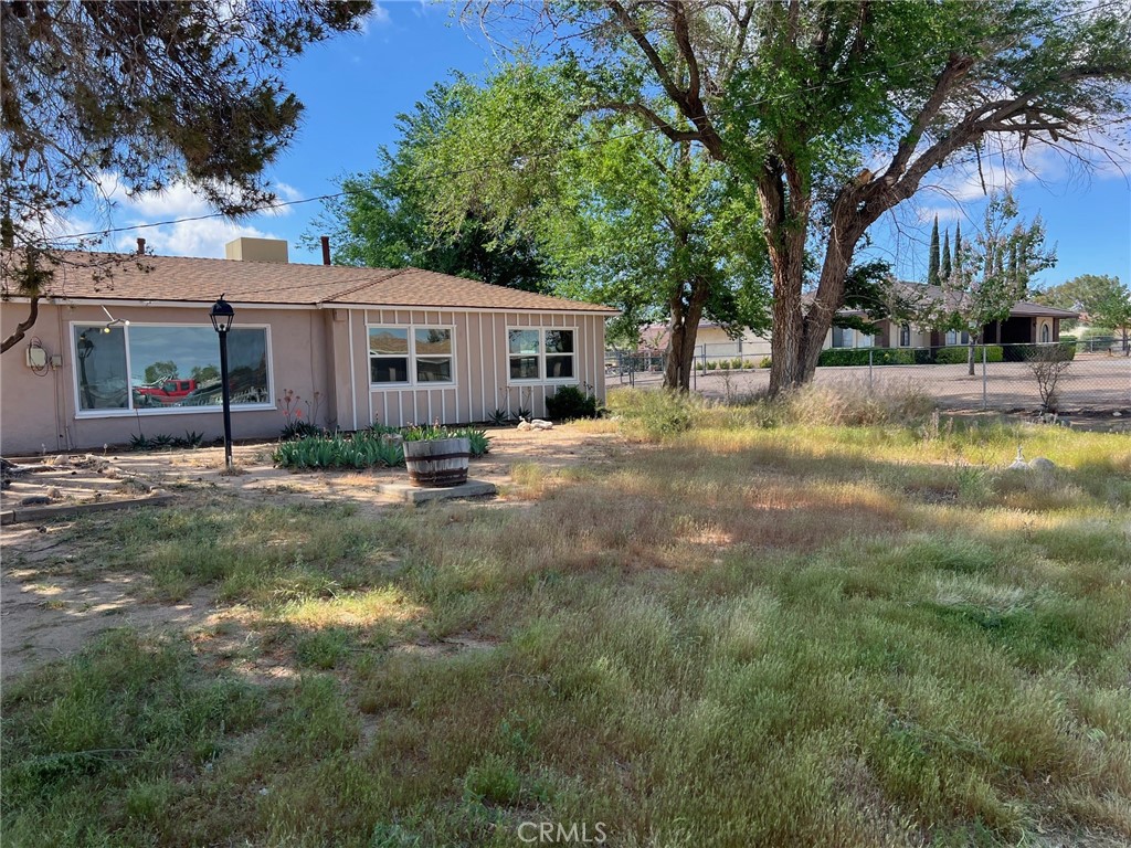 15683 Fir Street Hesperia, CA 92345 - Photo 3 of 63
