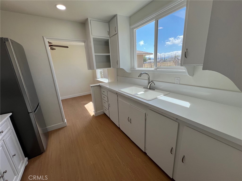 15683 Fir Street Hesperia, CA 92345 - Photo 4 of 63