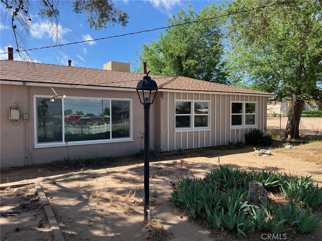 15683 Fir Street Hesperia, CA 92345 - Photo 8 of 63