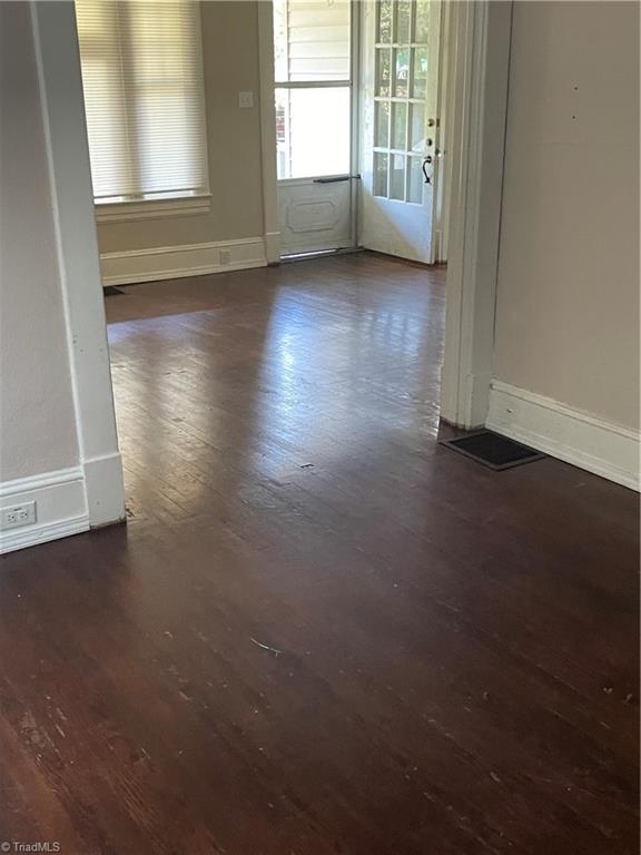 1202 Madison Street High Point, NC 27262 - Photo 4 of 9 Dining room