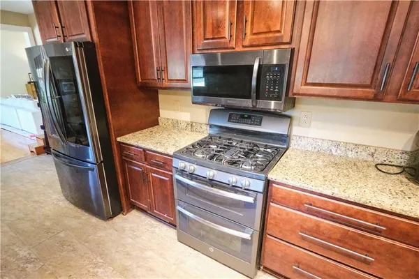 $245,000 | 608 Sycamore Lane, Pittsburg, KS 66762