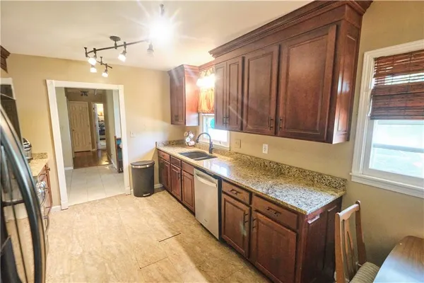 $245,000 | 608 Sycamore Lane, Pittsburg, KS 66762