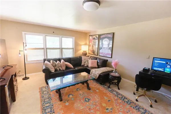 $245,000 | 608 Sycamore Lane, Pittsburg, KS 66762